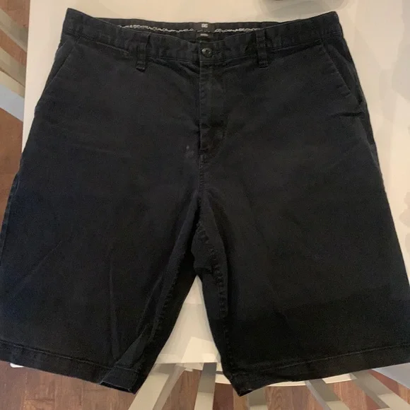 DC shorts - Picture 1 of 4